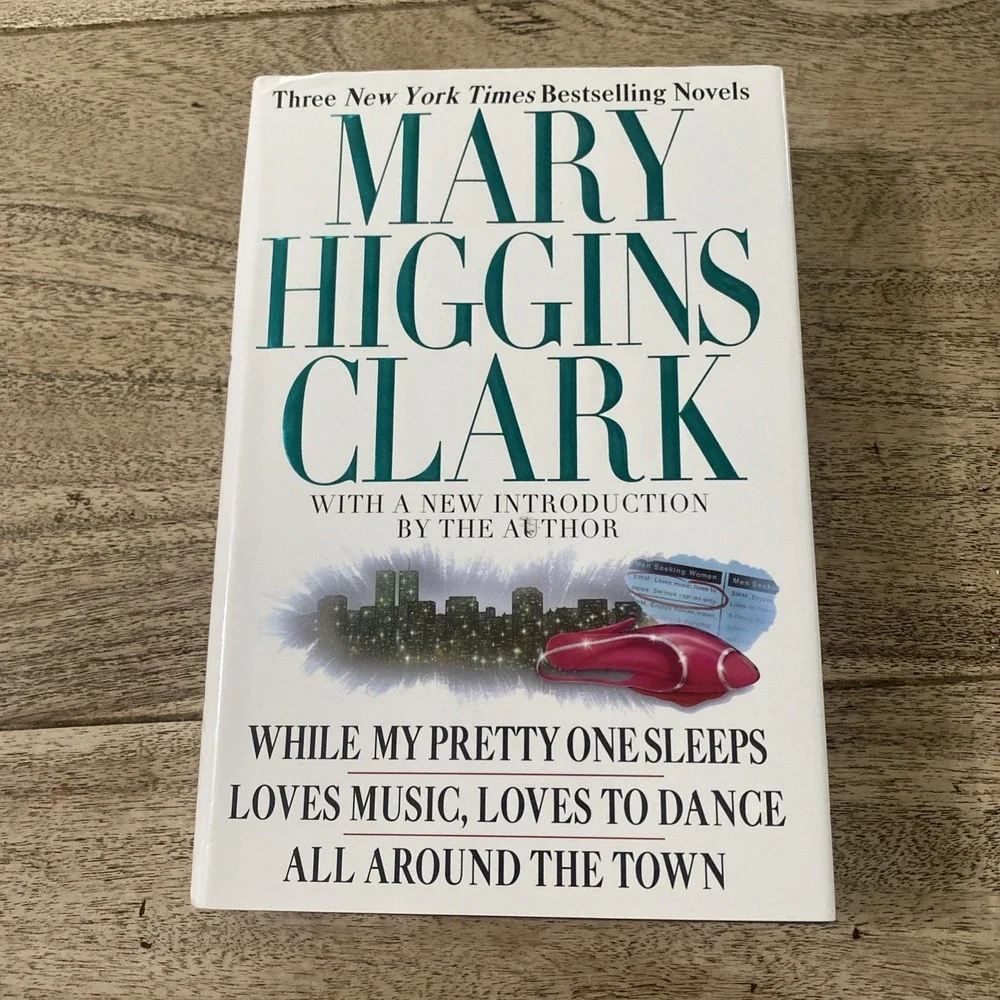Mary Higgins Clark: Three New York Times Bestselling Novels - VERY GOOD